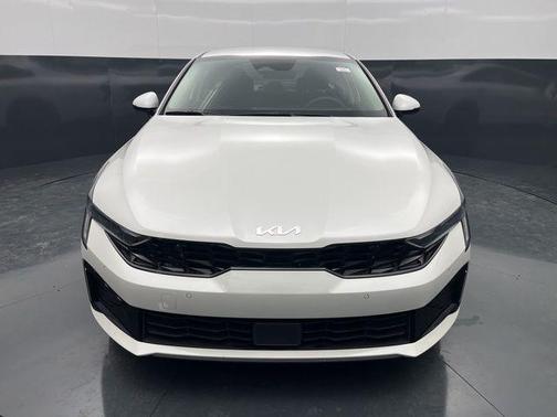 Snow White Pearl 2025 Kia K5 LXS