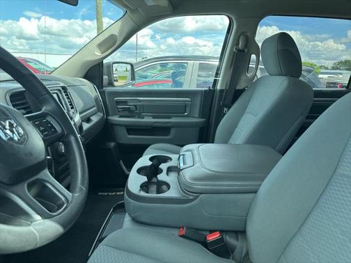 2019 RAM 1500 SLT