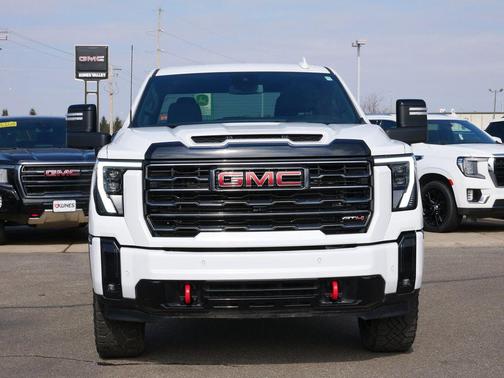 Summit White 2025 GMC Sierra 2500 AT4