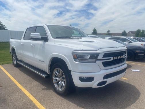 Bright White Clearcoat 2022 RAM 1500 Laramie