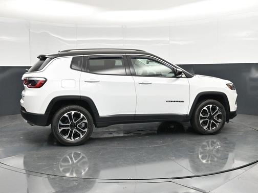 Bright White Clearcoat 2022 Jeep Compass Limited