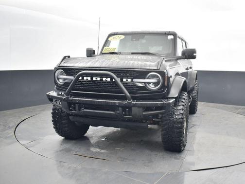 Shadow Black 2024 Ford Bronco Wildtrak