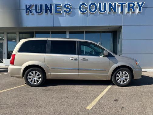 2015 Chrysler Town & Country Touring