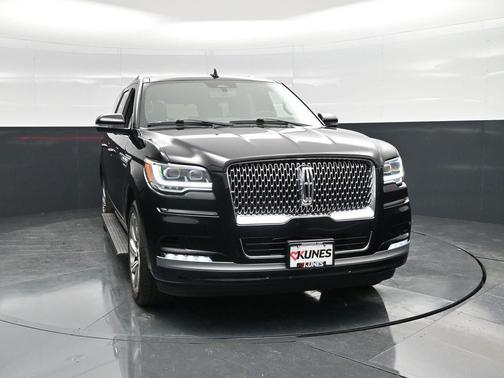 Black Metallic 2022 Lincoln Navigator Reserve