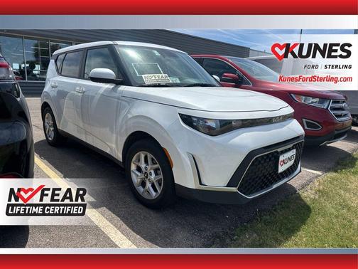 Snow White Pearl 2025 Kia Soul LX
