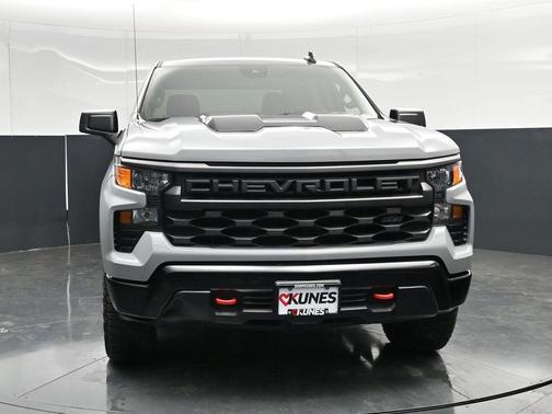 Slate Gray Metallic 2024 Chevrolet Silverado 1500 Custom Trail Boss
