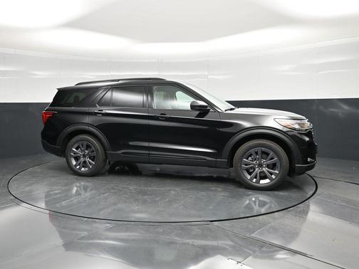 Black Metallic 2026 Ford Explorer Active