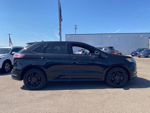 2022 Ford Edge ST