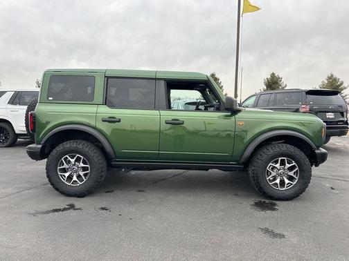 Eruption Green Metallic 2025 Ford Bronco Badlands