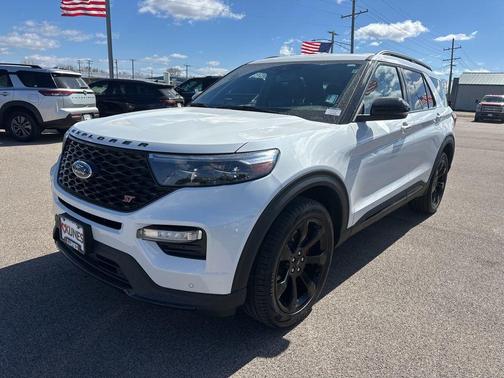 Star White Metallic Tri-Coat 2024 Ford Explorer ST