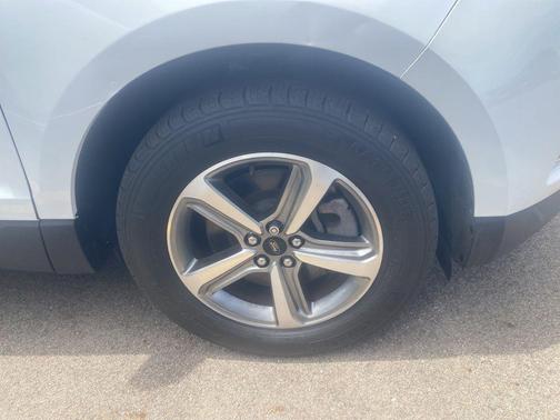 Oxford White 2024 Ford Edge SEL
