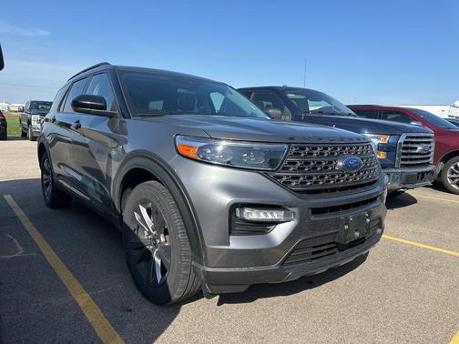 Carbonized Gray Metallic 2022 Ford Explorer XLT