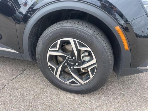 Ebony Black 2025 Kia Sportage LX