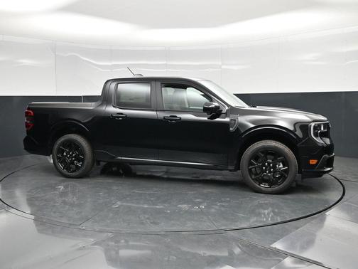 Shadow Black 2026 Ford Maverick Lobo