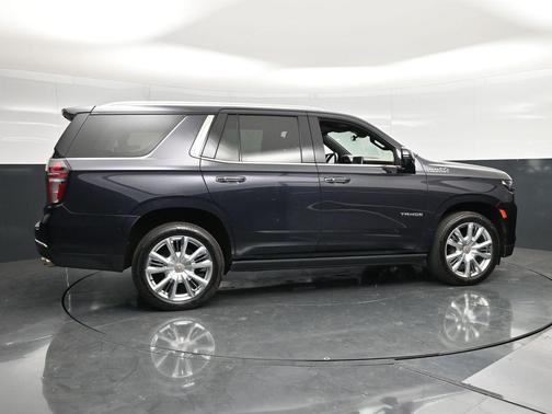Dark Ash Metallic 2022 Chevrolet Tahoe High Country