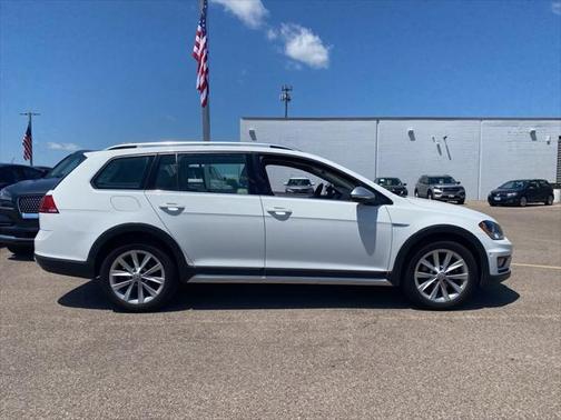 2017 Volkswagen Golf Alltrack TSI SE