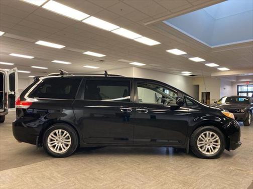 2013 Toyota Sienna XLE