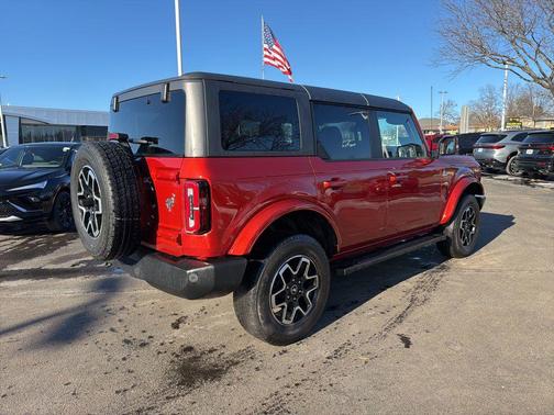 Hot Pepper Red Metallic Tinted Clearcoat 2023 Ford Bronco Outer Banks