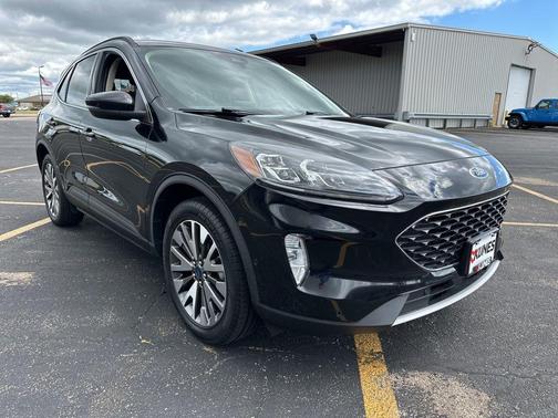2020 Ford Escape Titanium