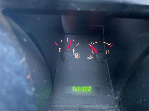 2005 Ford Mustang Deluxe