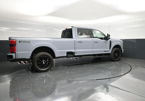 Glacier Gray Metallic Tri-Coat 2025 Ford F-250 Lariat