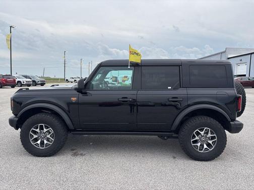 Shadow Black 2025 Ford Bronco Badlands