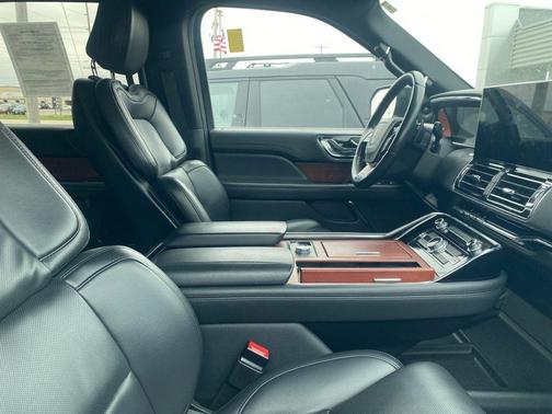 Black Metallic 2024 Lincoln Navigator Premiere