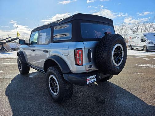 Iconic Silver Metallic 2023 Ford Bronco Badlands