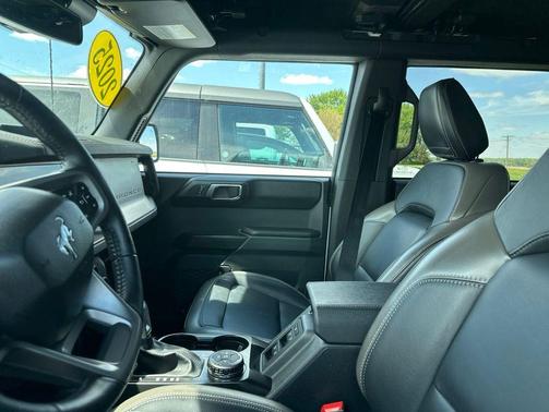 Oxford White 2025 Ford Bronco Outer Banks