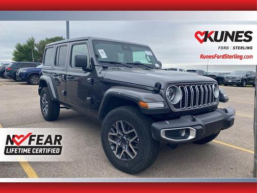 Granite Crystal Metallic Clearcoat 2025 Jeep Wrangler 4-Door Sahara 4x4