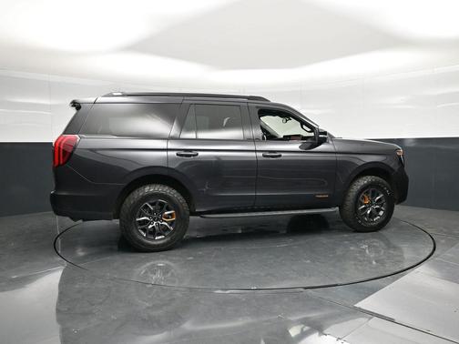 Gray Metallic 2025 Ford Expedition Tremor