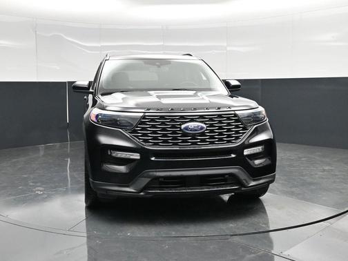 Agate Black Metallic 2023 Ford Explorer ST-Line