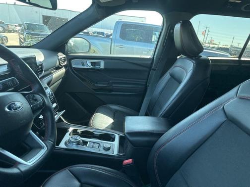 Agate Black Metallic 2023 Ford Explorer ST-Line