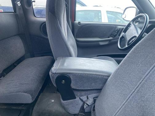 1998 Dodge Dakota Base