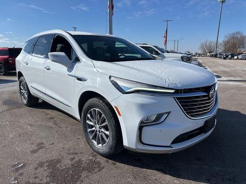 2022 Buick Enclave Essence