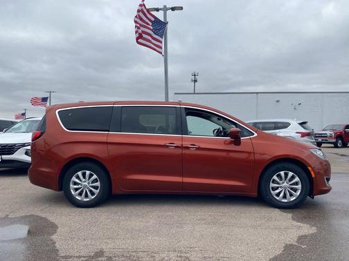 2018 Chrysler Pacifica Touring Plus
