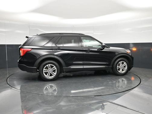 Black Metallic 2023 Ford Explorer XLT