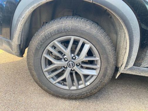 Super Black 2024 Nissan Rogue S