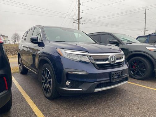 2022 Honda Pilot Touring 8-Passenger