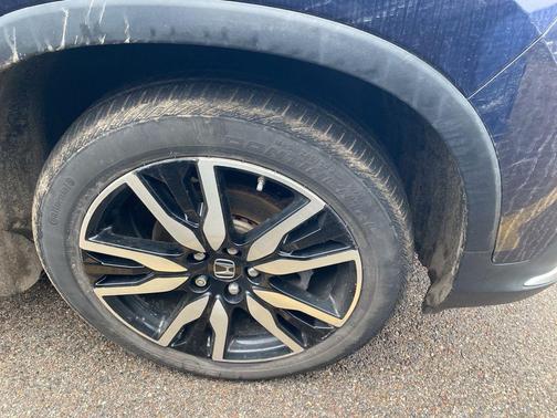 2022 Honda Pilot Touring 8-Passenger