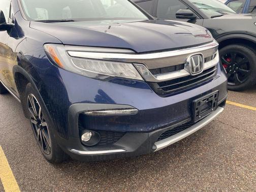 2022 Honda Pilot Touring 8-Passenger
