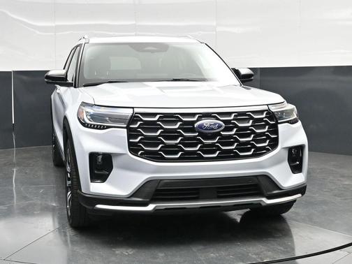 White Metallic 2025 Ford Explorer Platinum