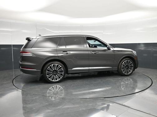 Chroma Caviar Dark Gray Metallic Clearcoat 2023 Lincoln Aviator Black Label AWD