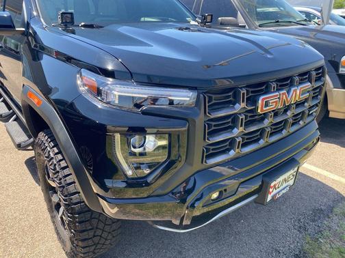Onyx Black 2024 GMC Canyon AT4X