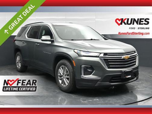 Silver Sage Metallic 2023 Chevrolet Traverse LT