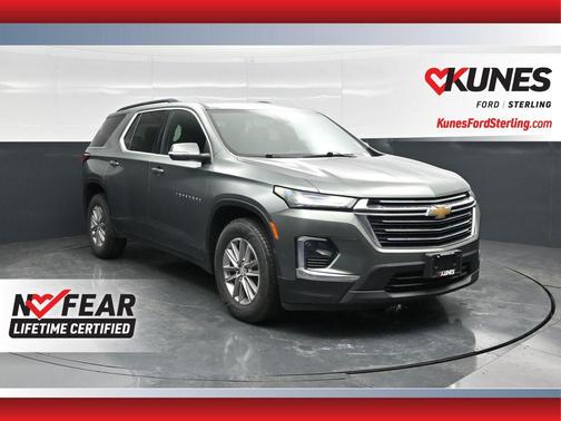 Silver Sage Metallic 2023 Chevrolet Traverse LT