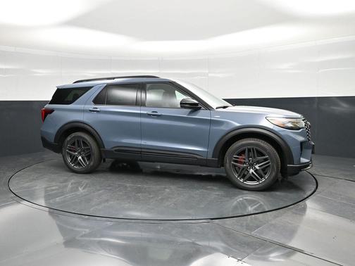 Vapor Blue Metallic 2026 Ford Explorer ST-Line