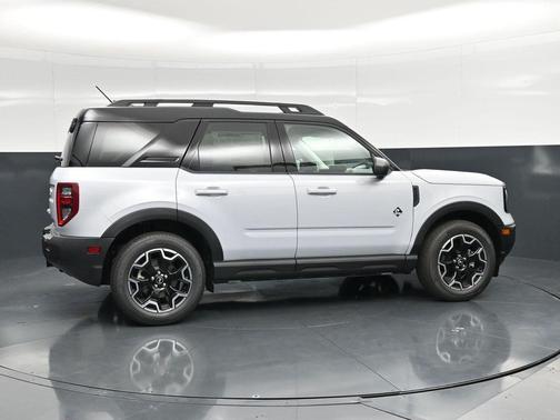 Space White Metallic 2026 Ford Bronco Sport Outer Banks