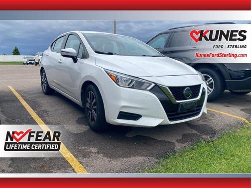 Aspen White TriCoat Pearl 2021 Nissan Versa 1.6 SV