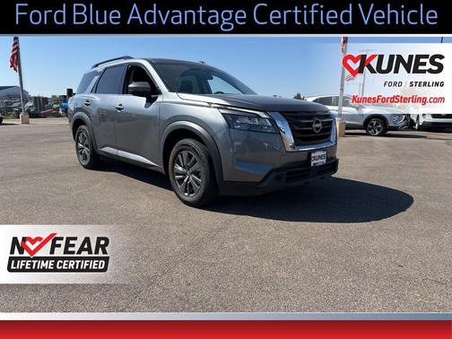 2023 Nissan Pathfinder SV